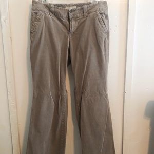Women’s Old Navy brand corduroy pants